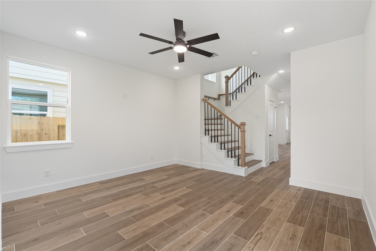 Foto principal - 135 S Virginia St