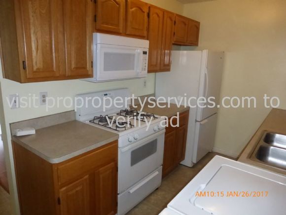 Foto del edificio - 8322 Revelation Ave