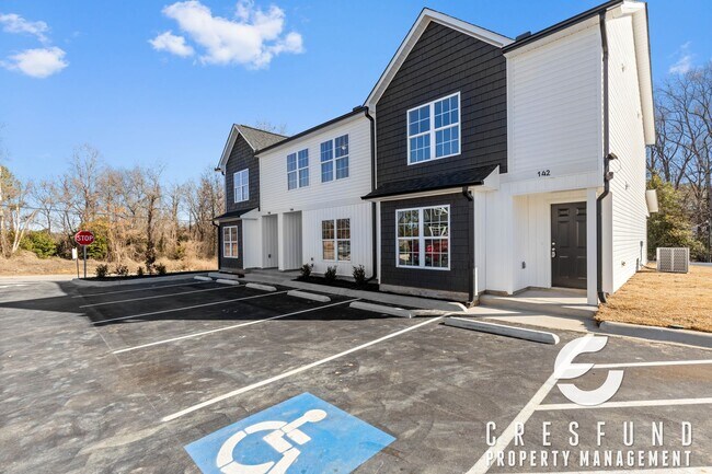Foto del edificio - NEW CONSTRUCTION 2BR 2BATH Fort Bragg Manchester Gate less then 5 miles