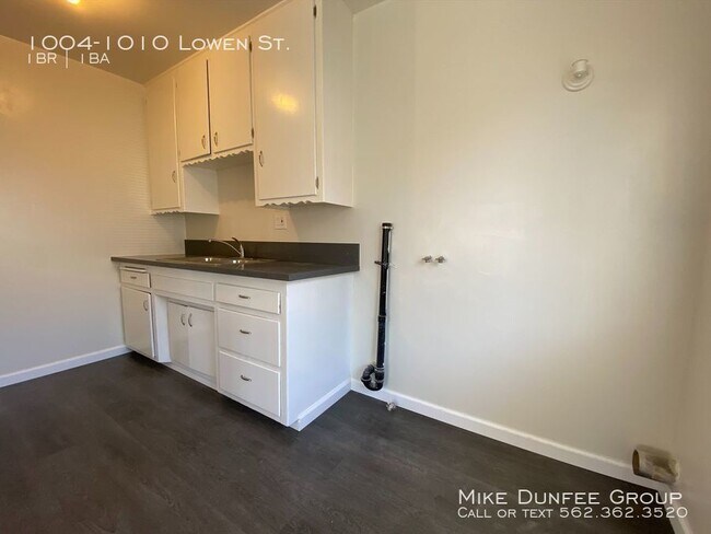 Building Photo - Bright and cozy apartment in Wilmington.