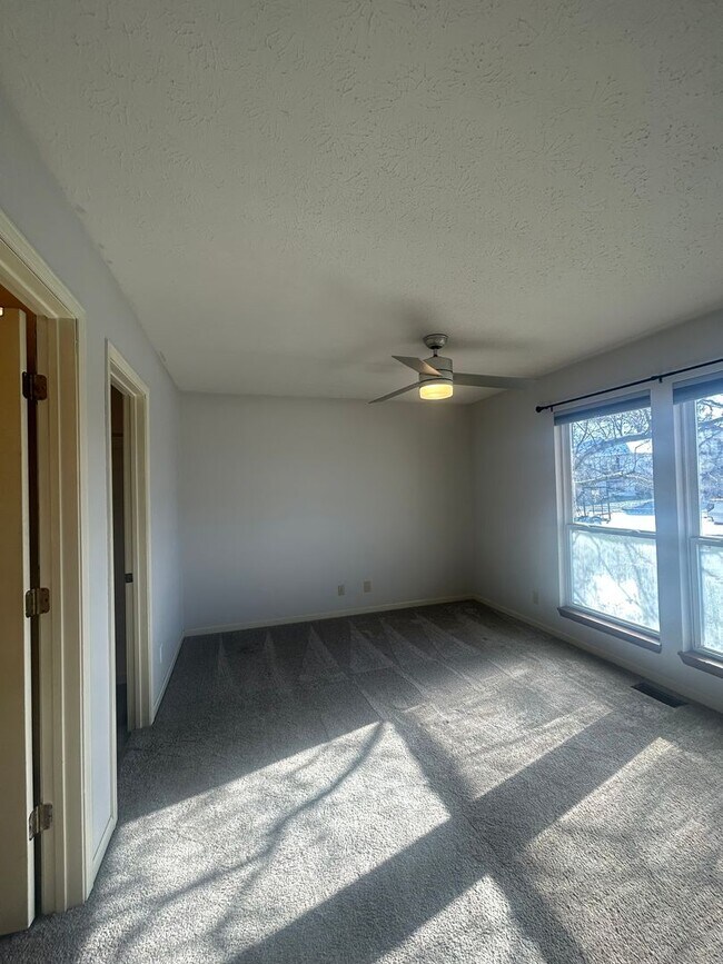 Foto del edificio - 3 Bedroom Home