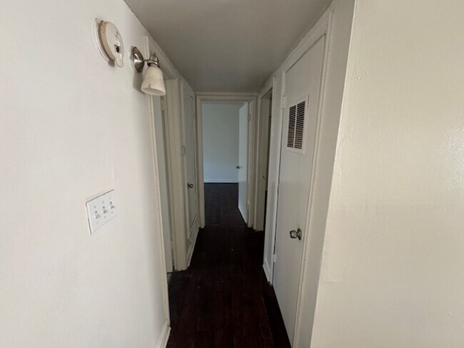 Building Photo - Ave E Apts