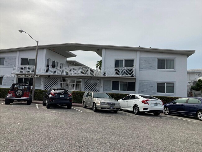 Building Photo - 7430 Byron Ave