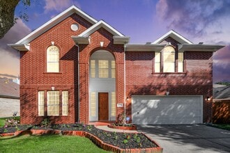 Building Photo - 14706 Cross Jct St