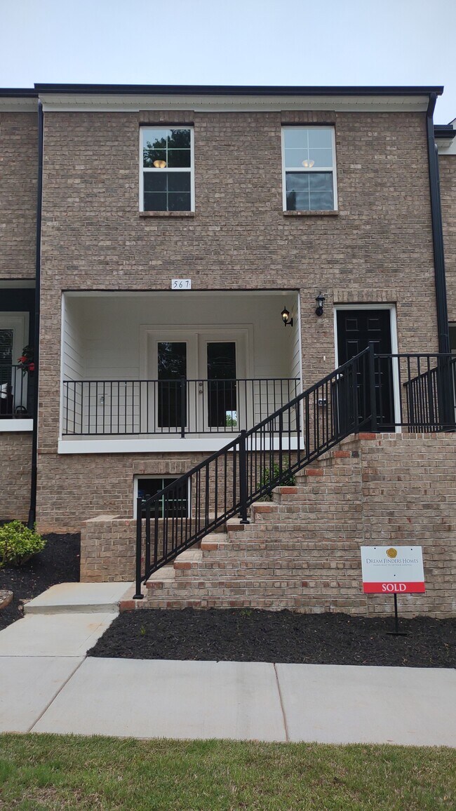 Foto del edificio - 567 Forestville Rd