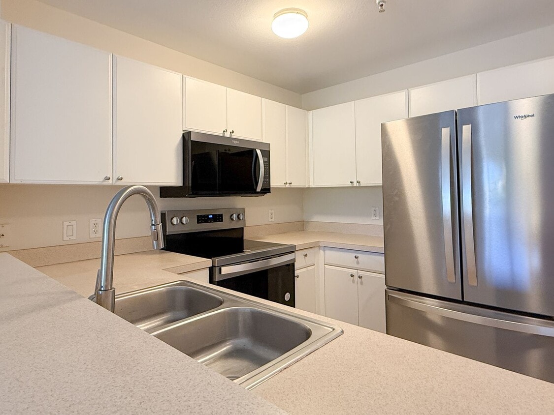 Primary Photo - 4500 Botanical Pl Cir