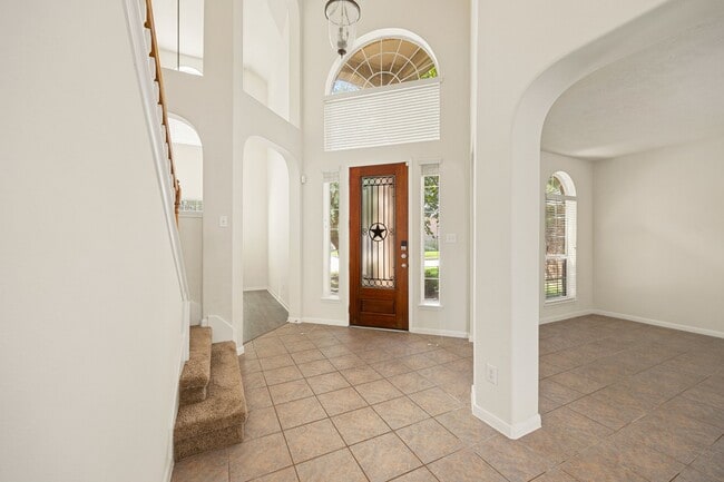 Building Photo - 7711 Summer Shore Dr