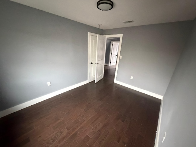 Building Photo - 276 S 11th St