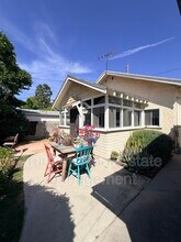 Building Photo - 1728 N California St