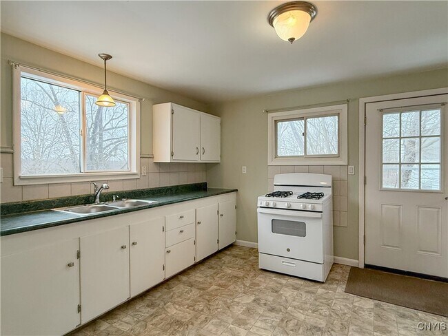 Foto del edificio - 2653 W Seneca Turnpike