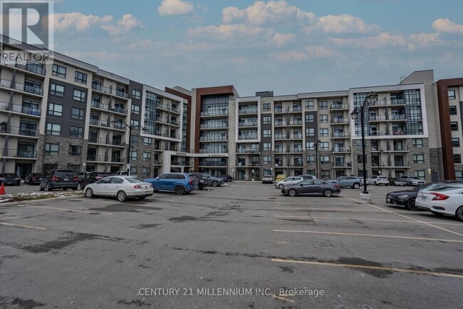 Building Photo - 125-125 Shoreview Pl