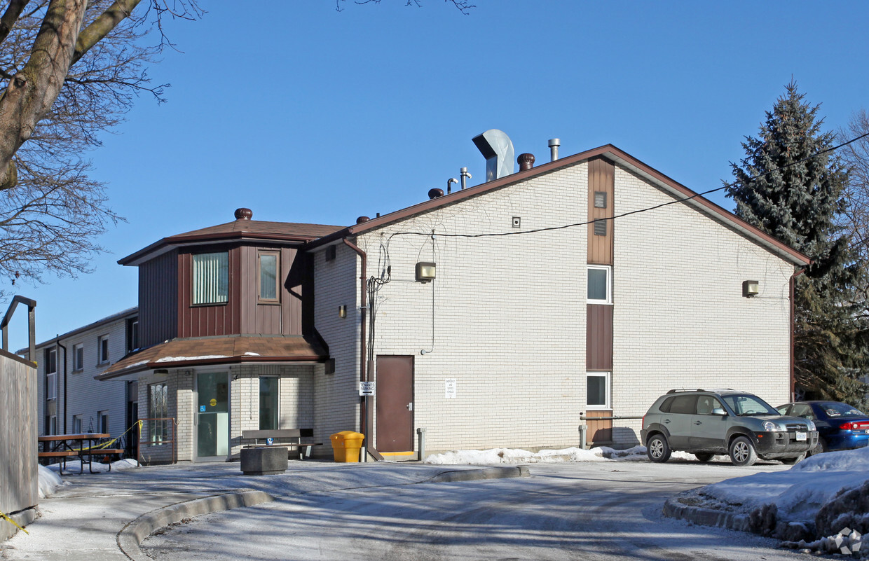 2-4 Nelson St, Clarington, ON L1C 1E5 Apartments - 2-4 Nelson St ...