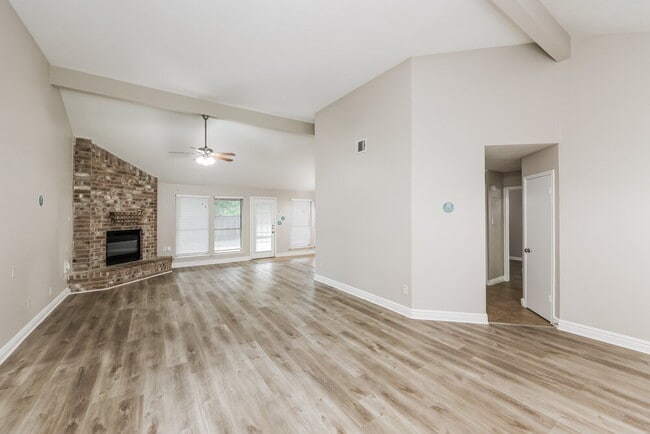 Building Photo - 8530 Sunny Ridge Dr