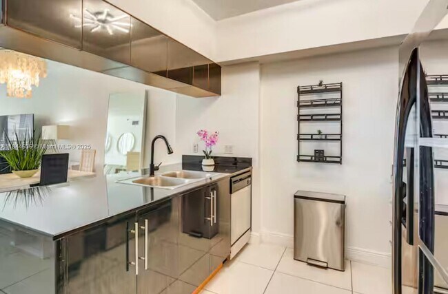 Foto del edificio - 1750 N Bayshore Dr