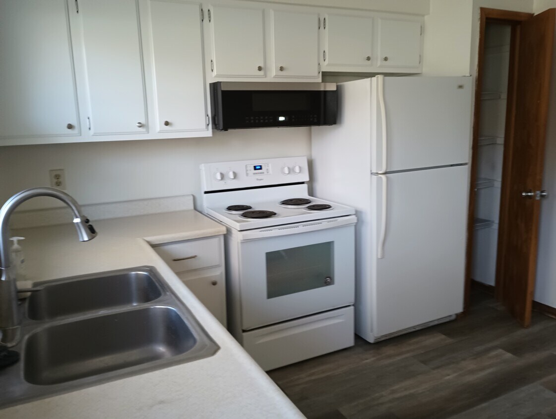 510 Cloute St, Fort Atkinson, WI 53538 Townhome Rentals in Fort