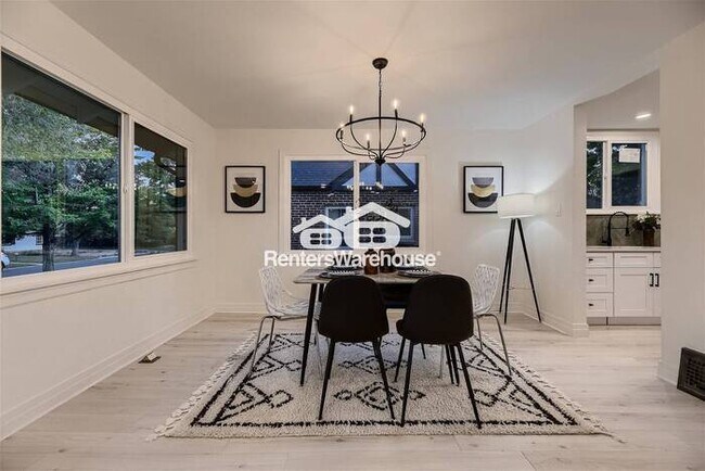 Foto del edificio - 12-17 MONTH LEASE! Available 7/14! Light A...