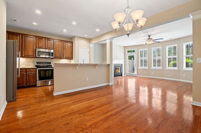 Foto del edificio - Spacious Cary Townhome in Westover Park– A...