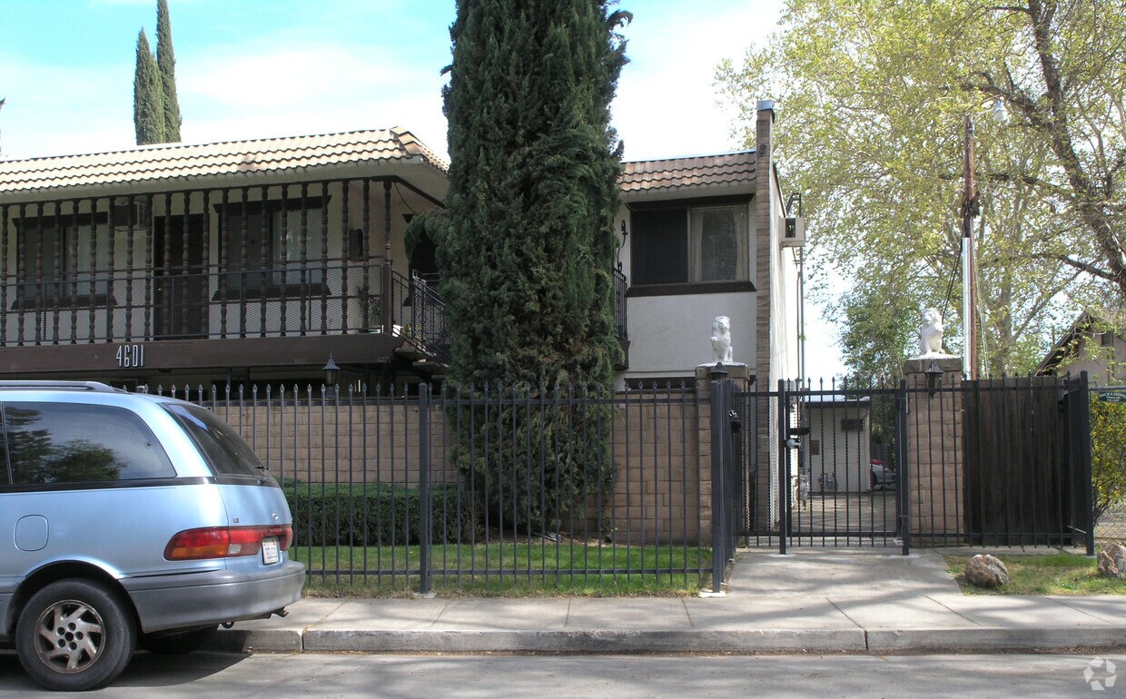Building Photo - 1118 25th Ave