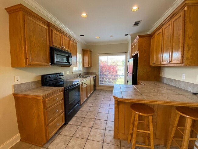Foto del edificio - 3 Bed, 2 Bath in Worthington Lake