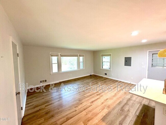 Building Photo - 408 Marjorie Dr