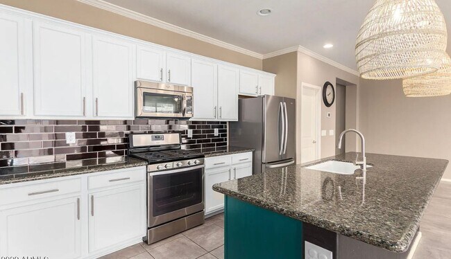 Building Photo - 4 BD +DEN IN MERIDIAN IN QUEEN CREEK