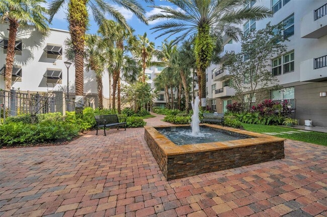 Foto del edificio - 2421 NE 65th St