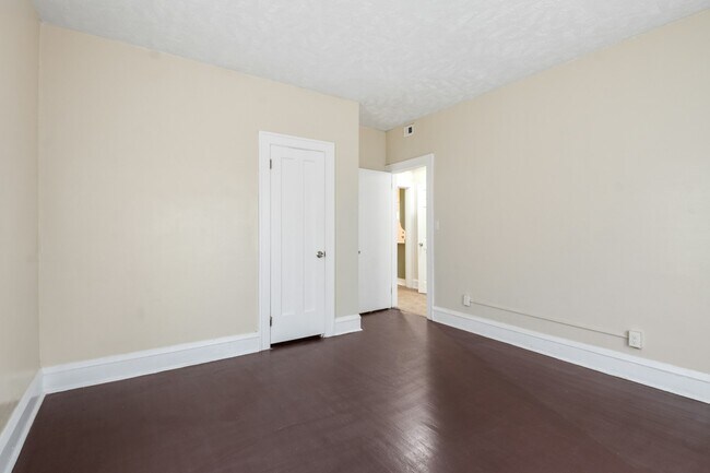 Foto del edificio - 874 Whitcomb Rd