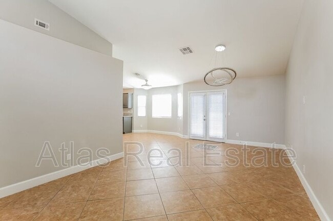 Foto del edificio - 627 Stonehurst Dr