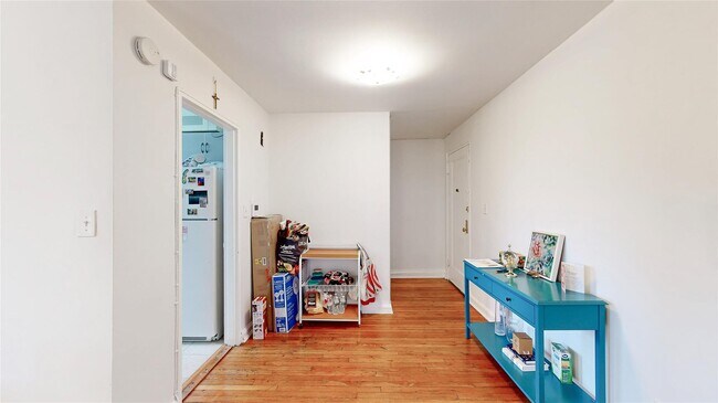 Foto del edificio - 65-30 108th St
