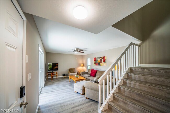 Foto del edificio - 6304 Sugar Bush Ln