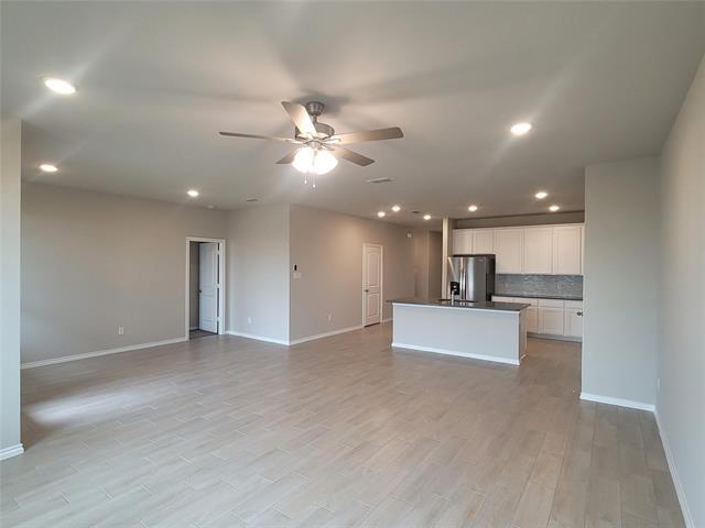 Foto del edificio - 933 Ravenwood Ln
