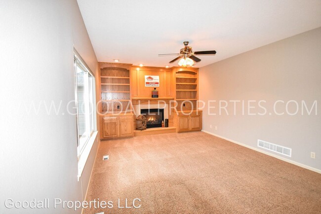 Foto del edificio - 3 br, 2.5 bath House - 944 NE Otter Ridge ...