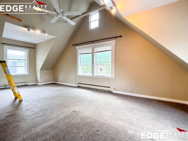 Photo - 555 Washington St Apartment