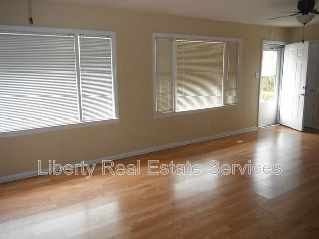 Building Photo - 503 Stewart Dr