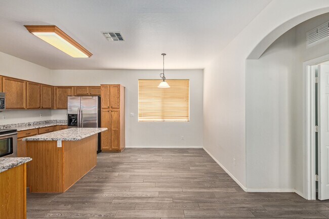 Building Photo - Beautiful 3 bed/2 bath home in The Village...