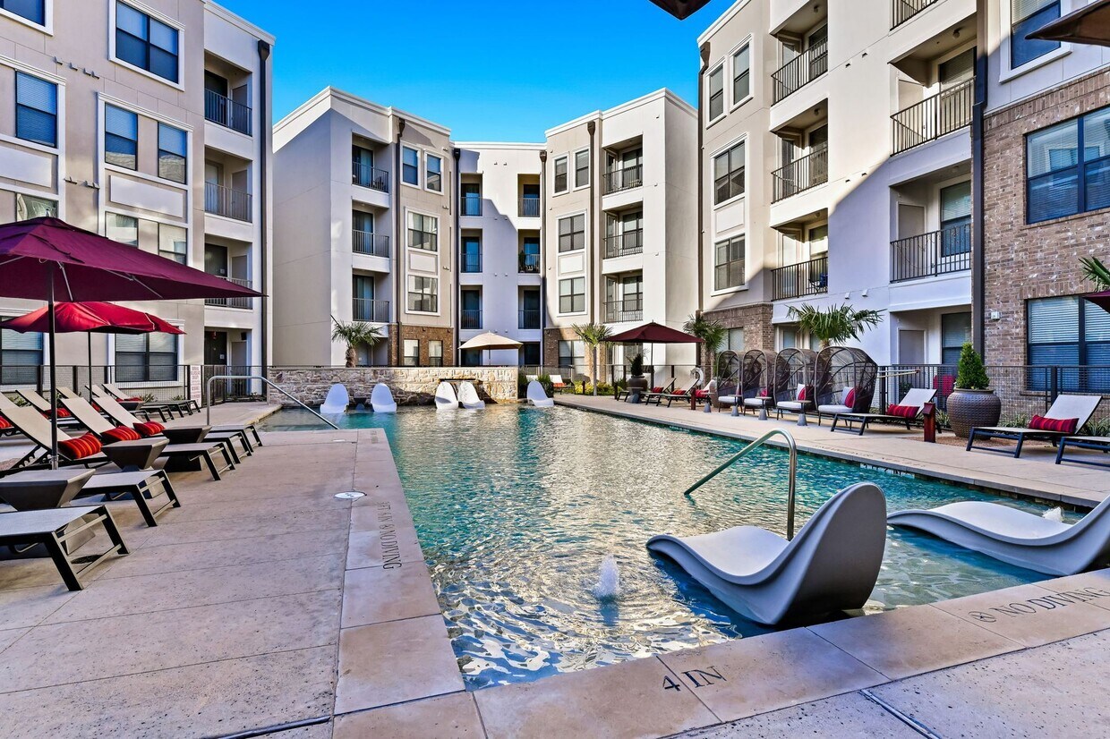 Cortland Legacy Apartments in Frisco, TX