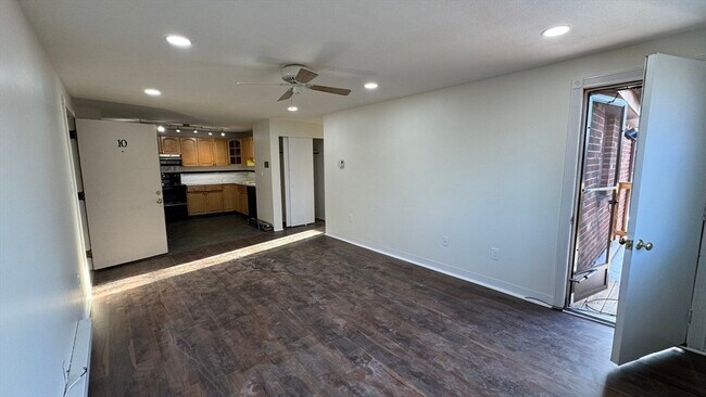 Building Photo - 14a Mayberry Dr