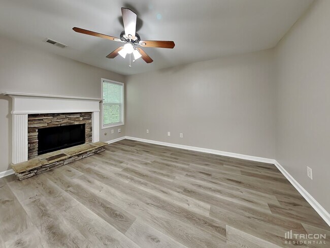 Building Photo - 329 Greystone Cir