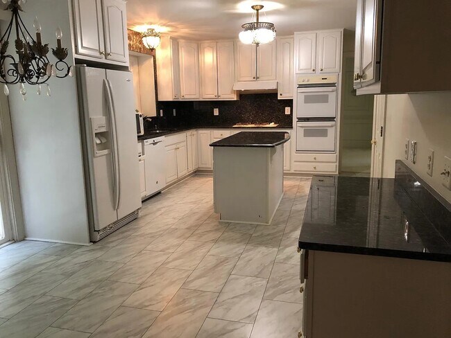 Building Photo - 20449 Winfield Pl