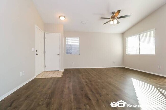 Foto del edificio - Cozy 3BD/2BA Home for Rent In Goodyear