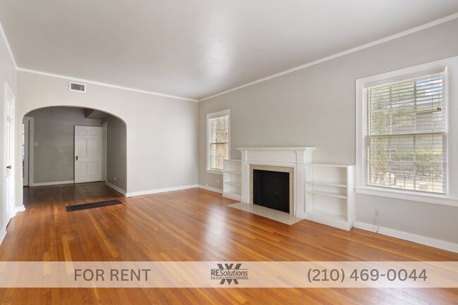 Building Photo - Historic Monte Vista 1-Bedroom | Hardwood Floors | Private Parking | Pets OK
