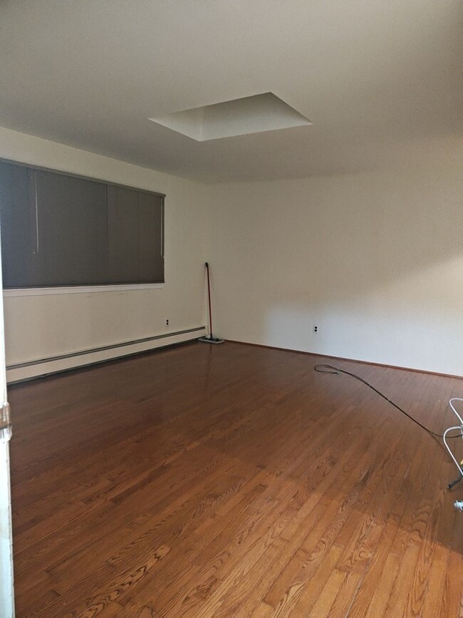 Building Photo - 32 Scooter Ln