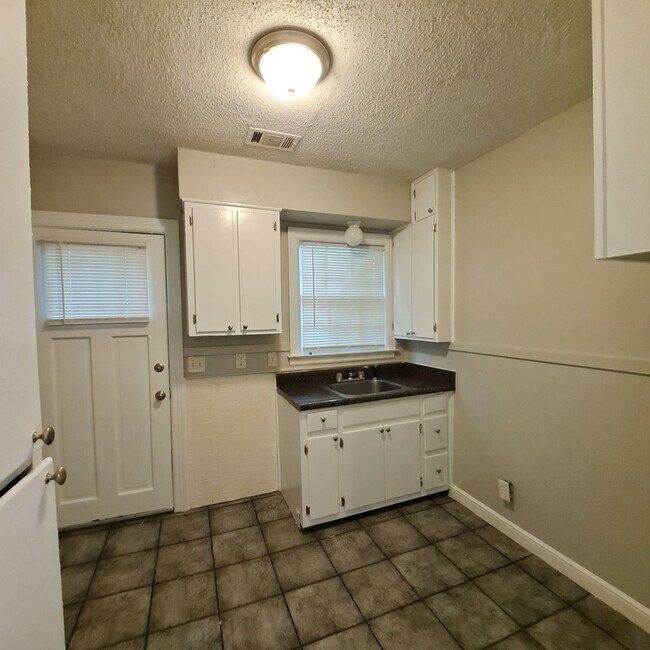 Foto del edificio - 108 N Greer St