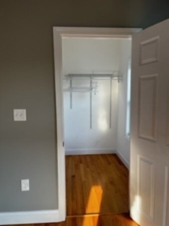 Building Photo - 454 Crescent St