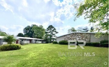 Building Photo - 1101 W Laurel Ave