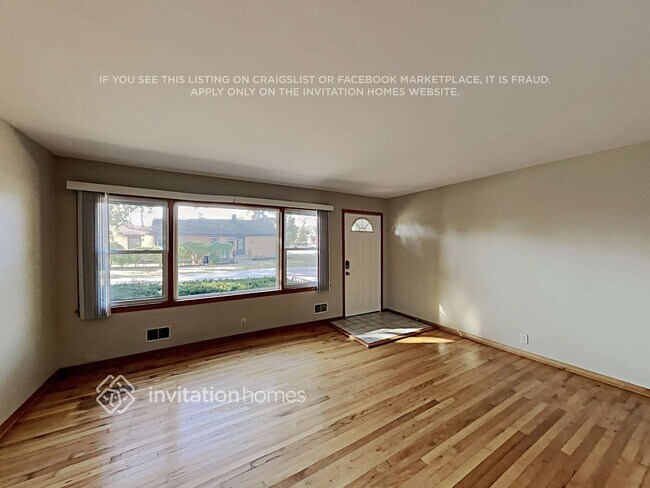 Foto del edificio - 8741 Sproat Ave