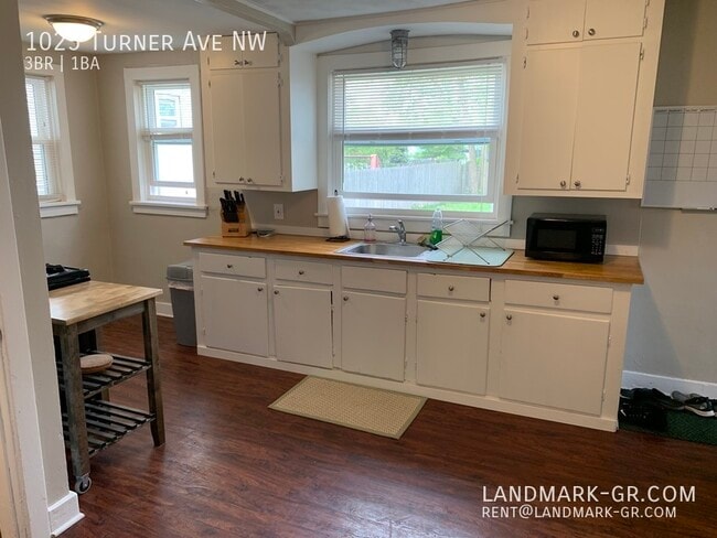 Building Photo - 1025 Turner Ave NW