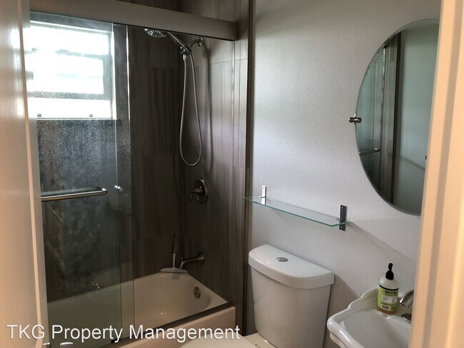 Building Photo - 3 br, 2 bath House - 1208 S. Palm St