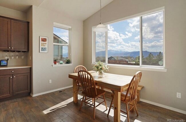 Building Photo - 11020 Echo Canyon Dr