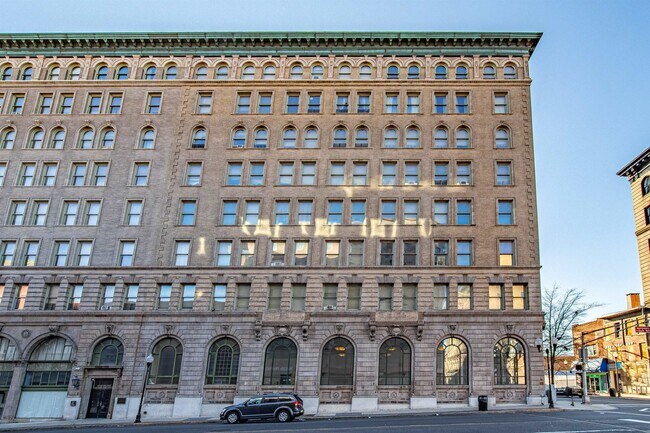 Foto del edificio - 143 E State St